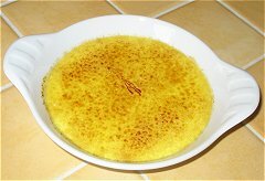 Organic crème brûlée with Safran du Gâtinais